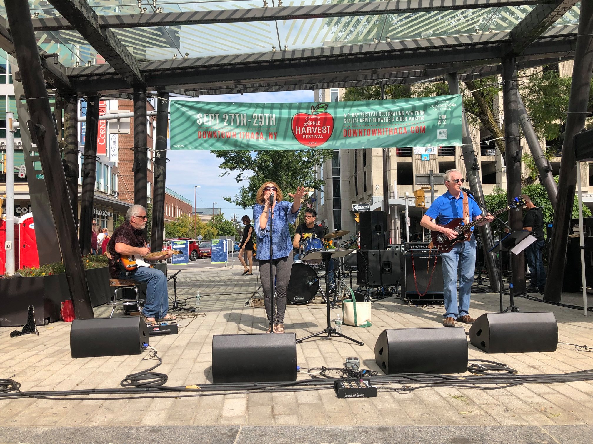 OffTheRails Off the Rails band.