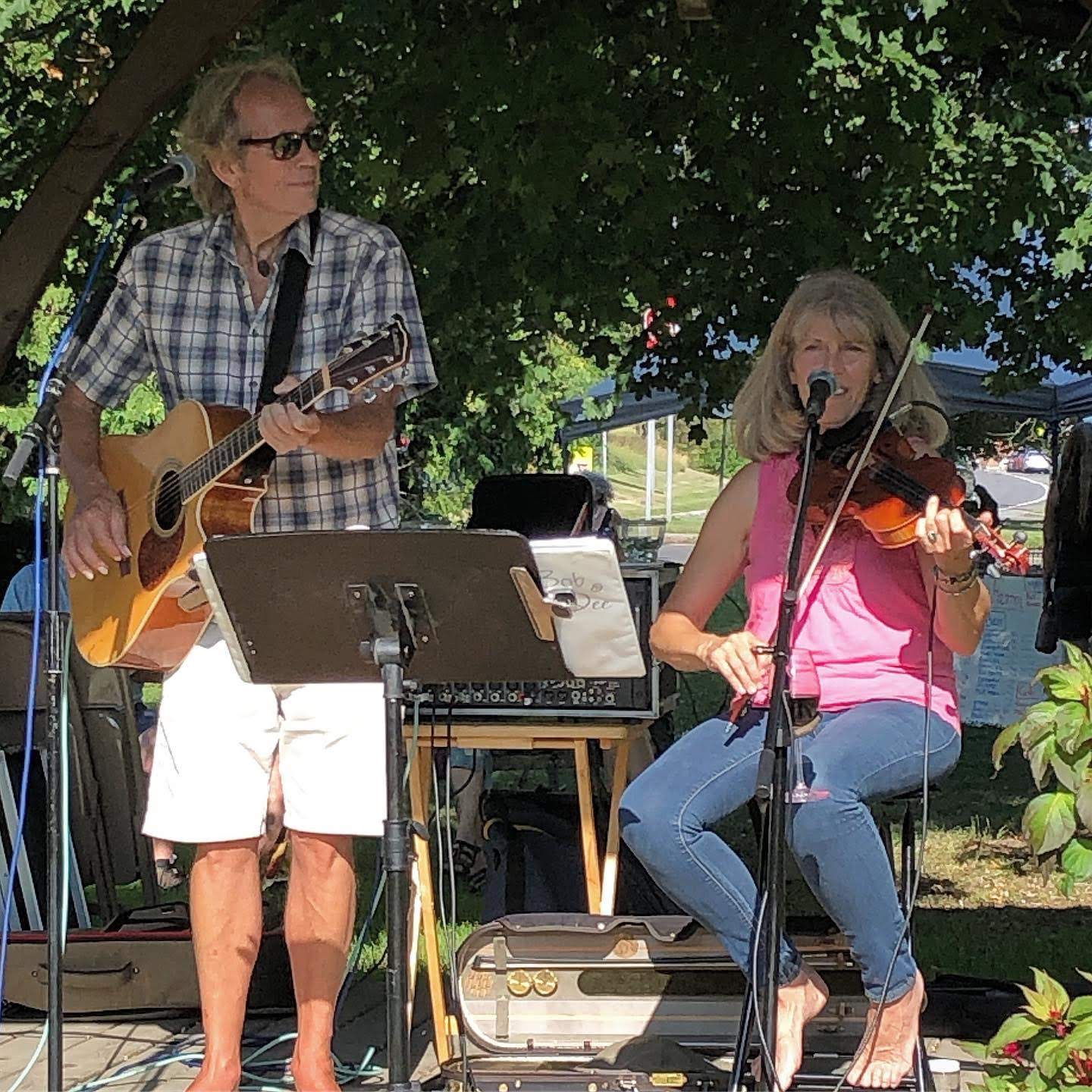 BobandDee Bob & Dee playing live music.